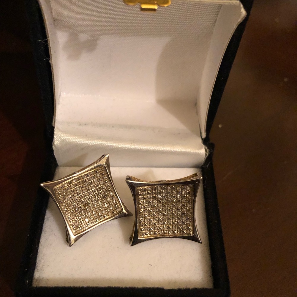 Earring (male)